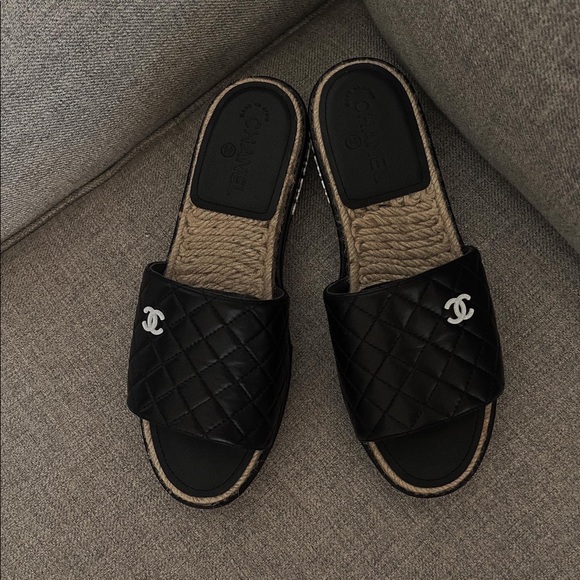 ✨Chanel Espadrilles Mules✨ - Picture 2 of 3